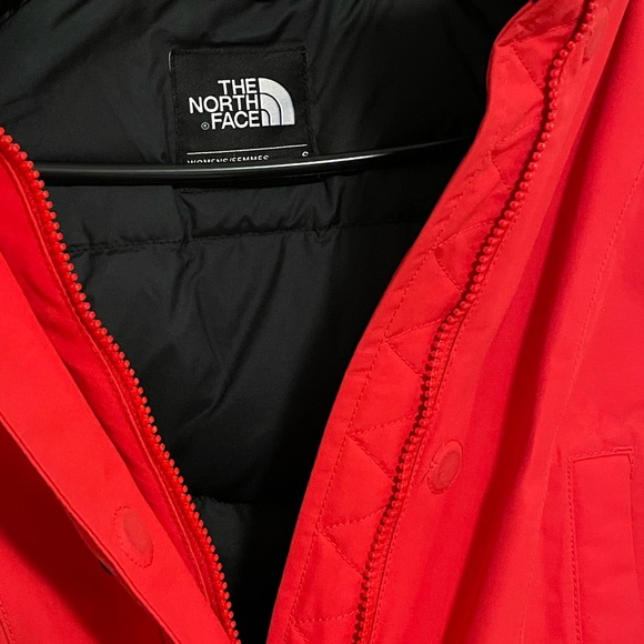 North face parka winter jacket - Picture 3 of 7